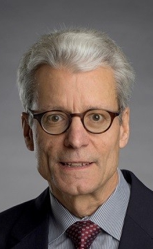 Headshot of Professor Drew McAvoy